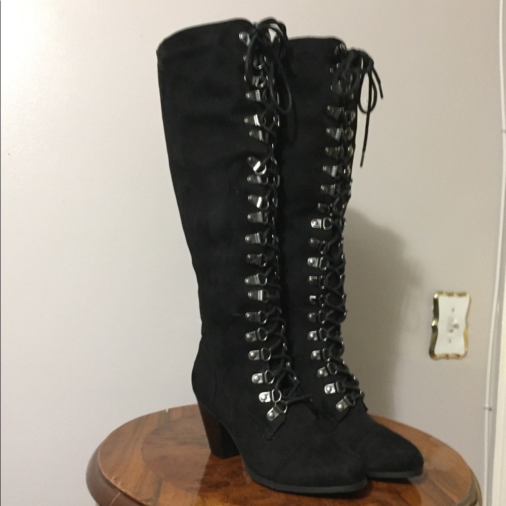 Mark & Maddux New boots Size 6